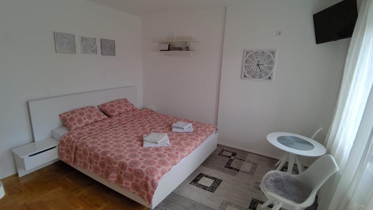 Poesia Apartment Novi Sad Extérieur photo